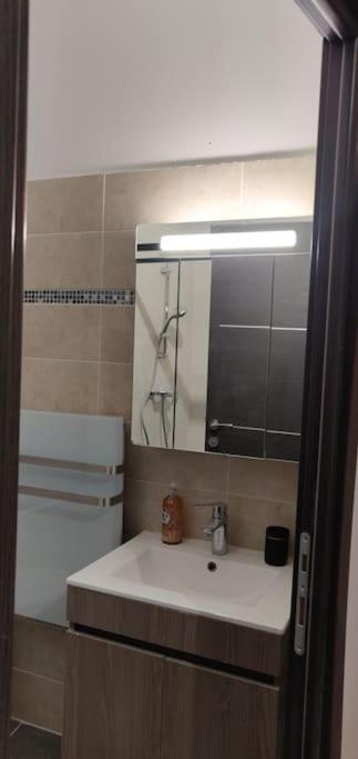 Appartement confort équipé au coeur de Béziers Extérieur photo