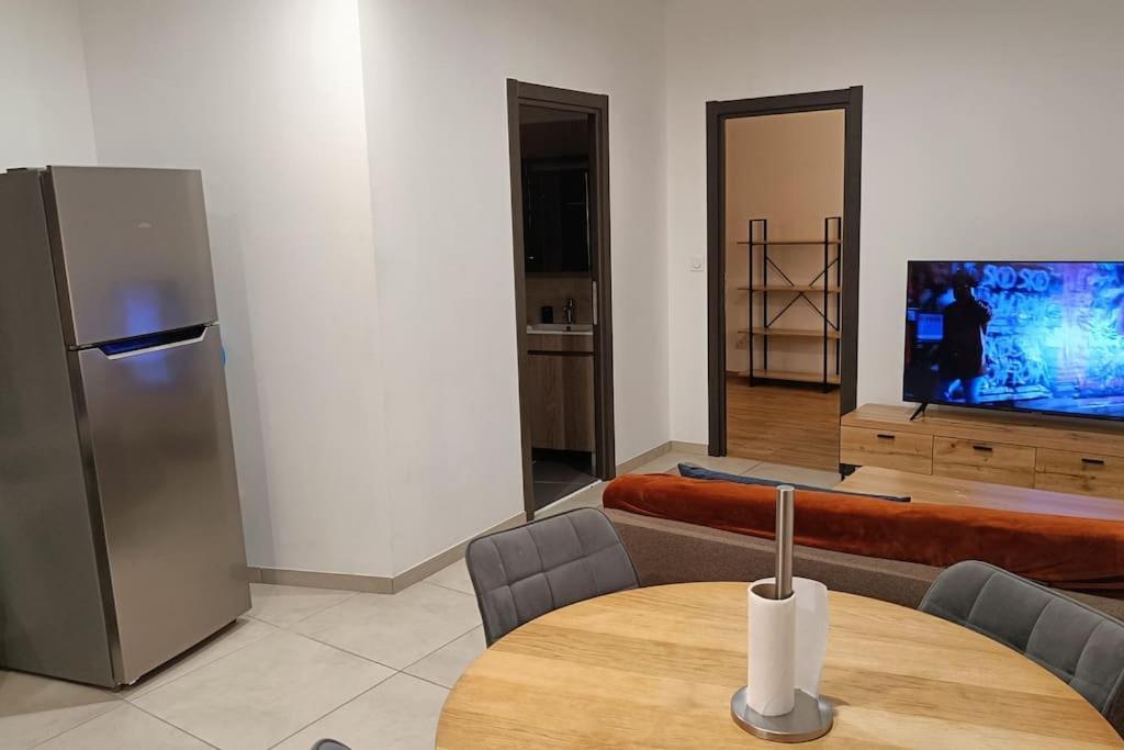Appartement confort équipé au coeur de Béziers Extérieur photo